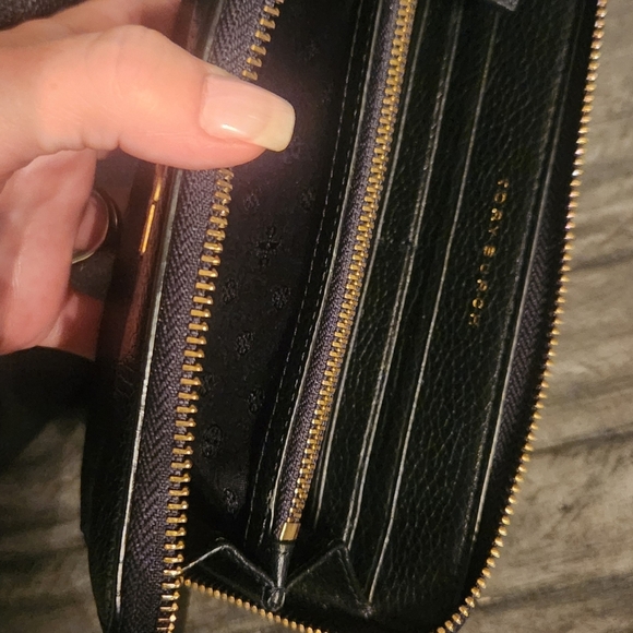 Tory Burch Britten tote with wallet - Picture 10 of 16